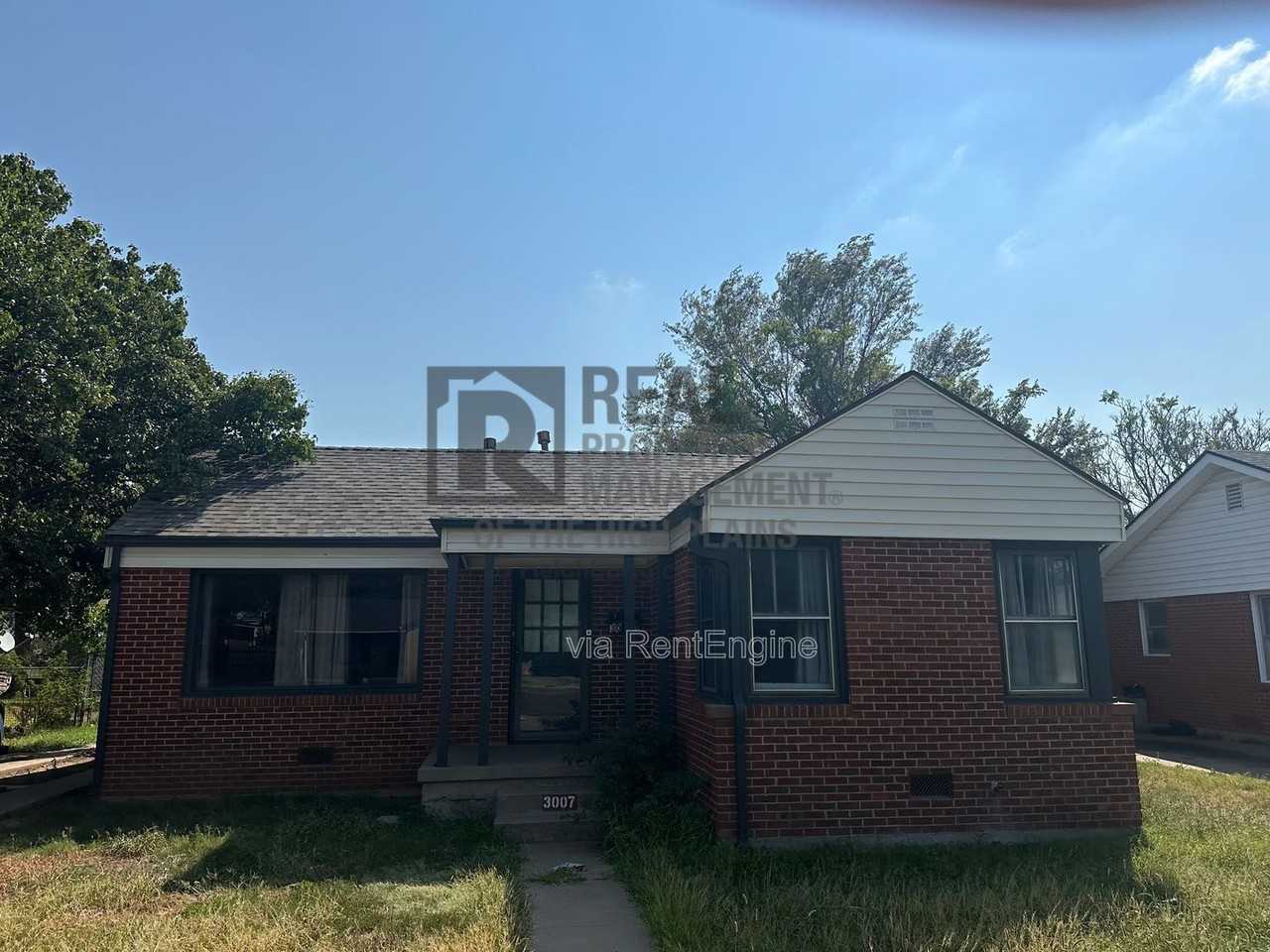 3007 S Washington St - Photo 2 of 12
