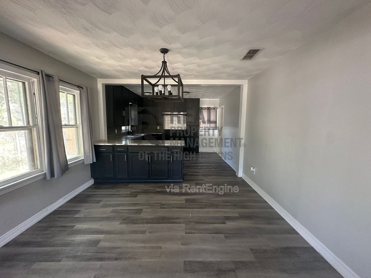 3007 S Washington St - Photo 4 of 12
