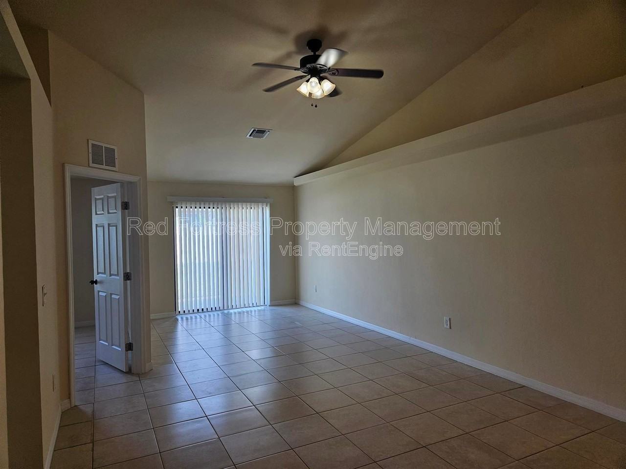 542 Se 6th Pl - Photo 4 of 12
