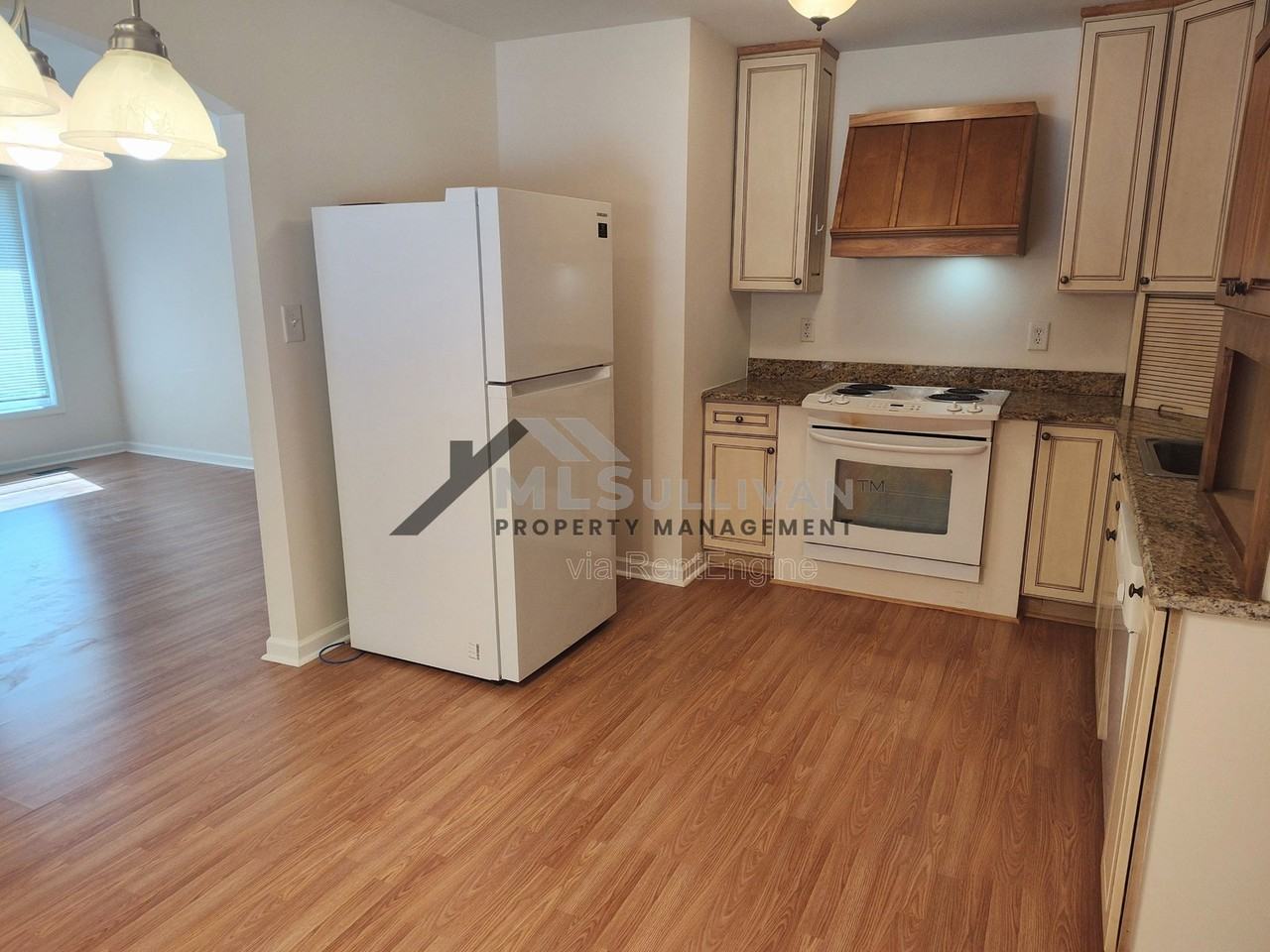308 Lakeshore Dr - Photo 6 of 16