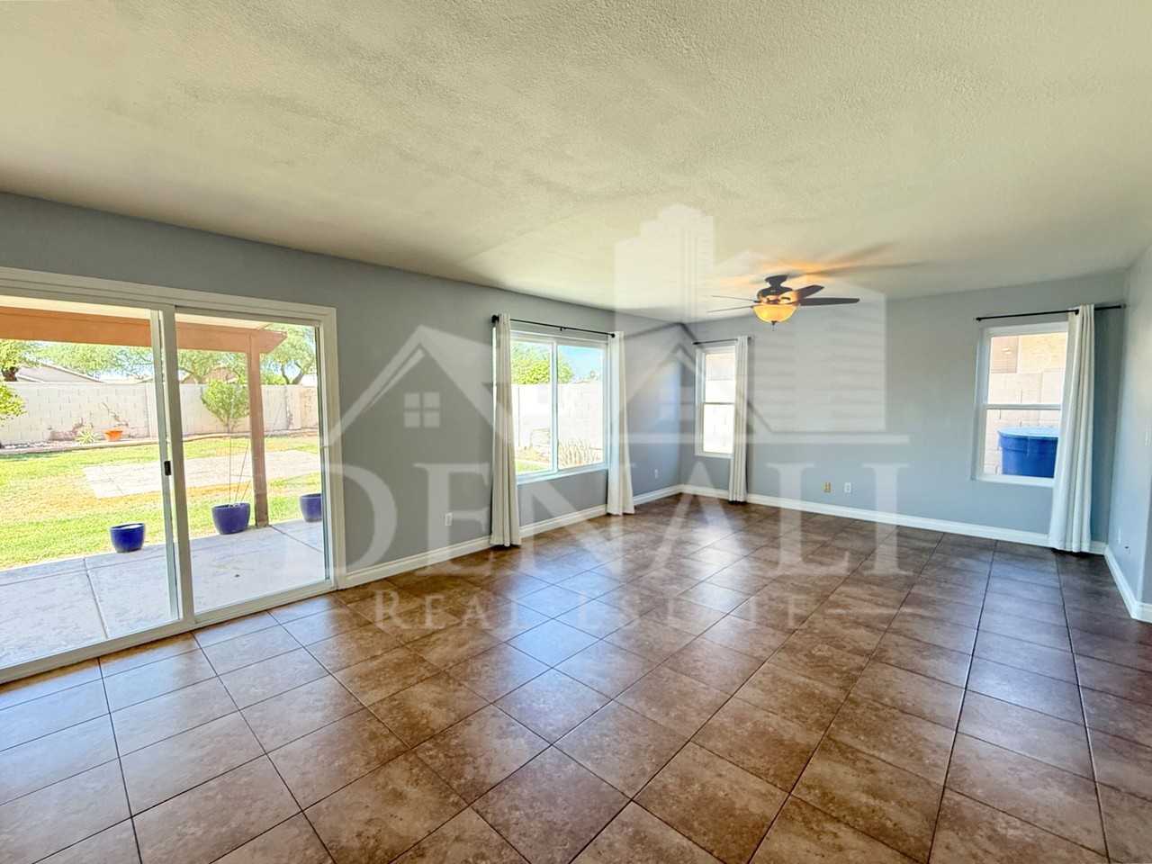 1249 W Kelly Ln - Photo 6 of 36