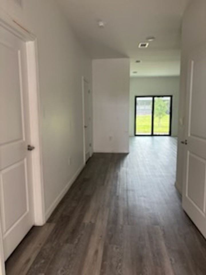 2028 Ne 8th Pl - Photo 3 of 17
