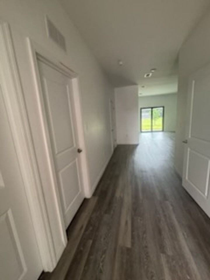 2028 Ne 8th Pl - Photo 4 of 17