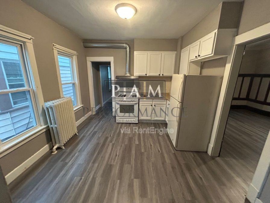 1213 S 72nd St - Photo 5 of 20