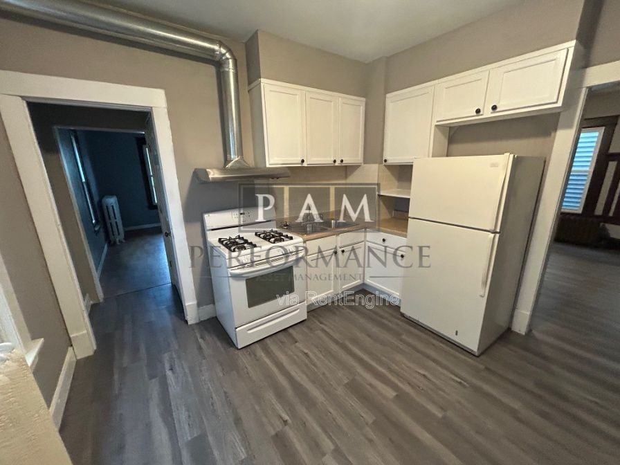 1213 S 72nd St - Photo 6 of 20