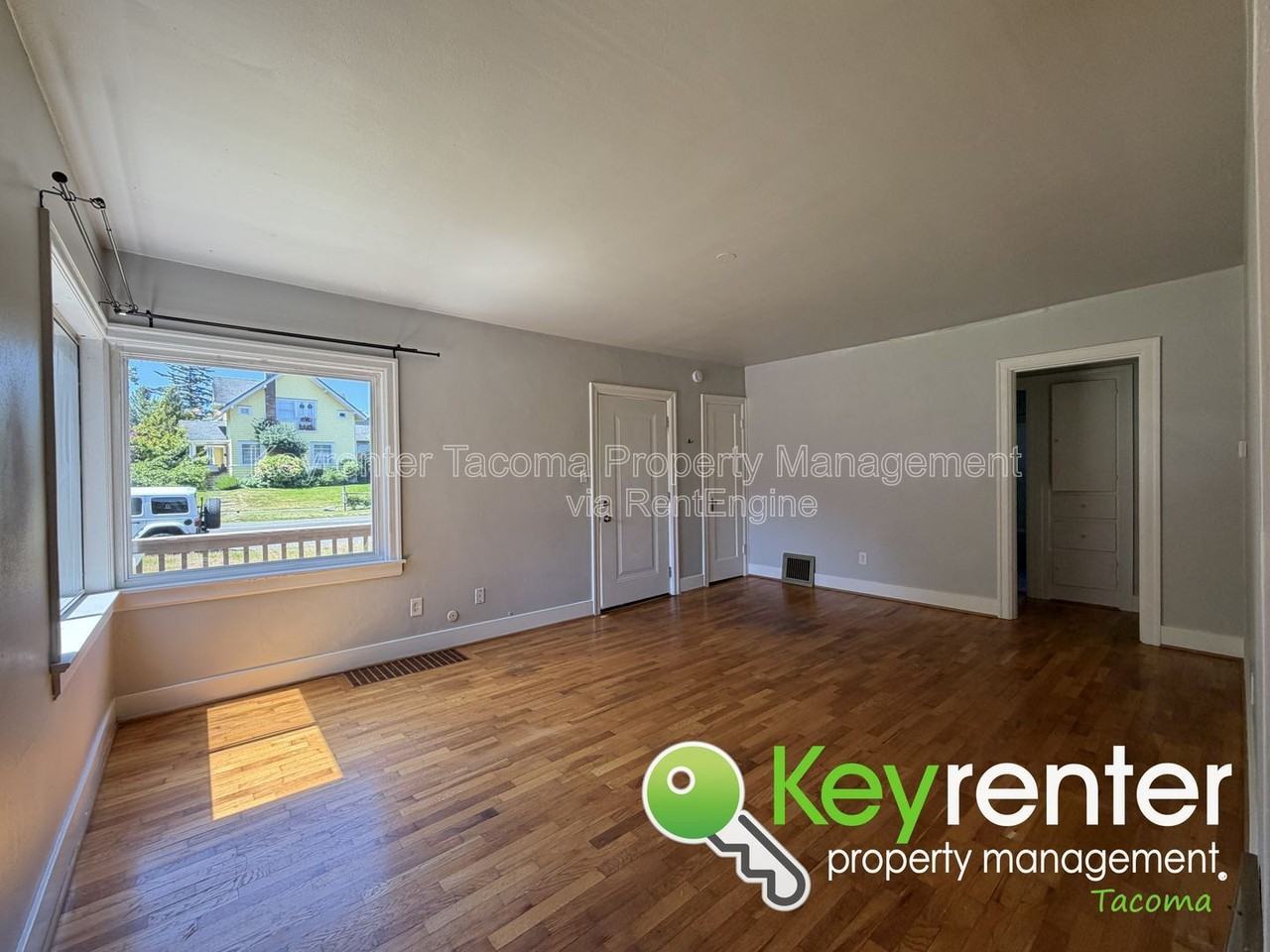 3201 N Mason Ave - Photo 2 of 10