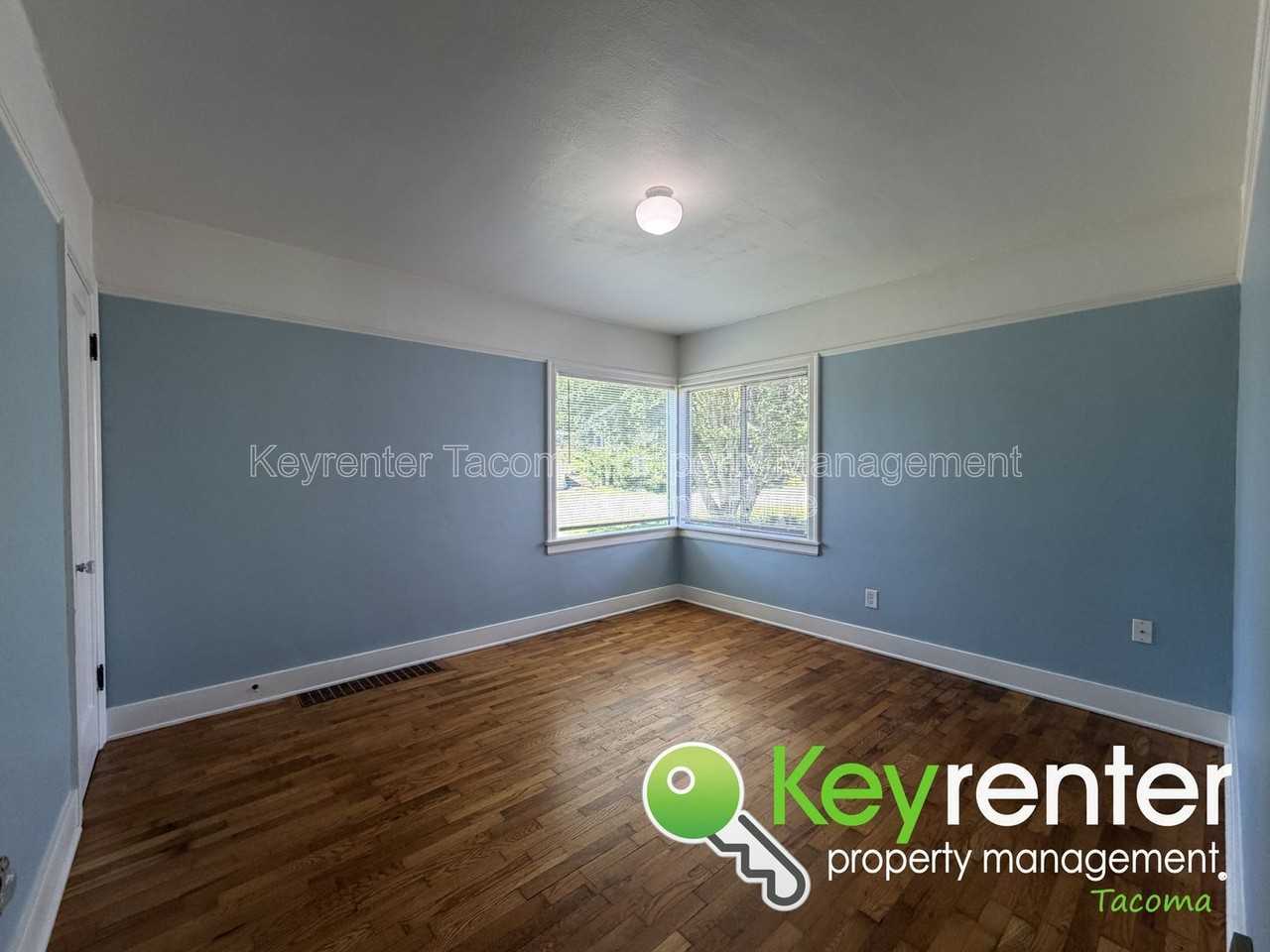 3201 N Mason Ave - Photo 4 of 10