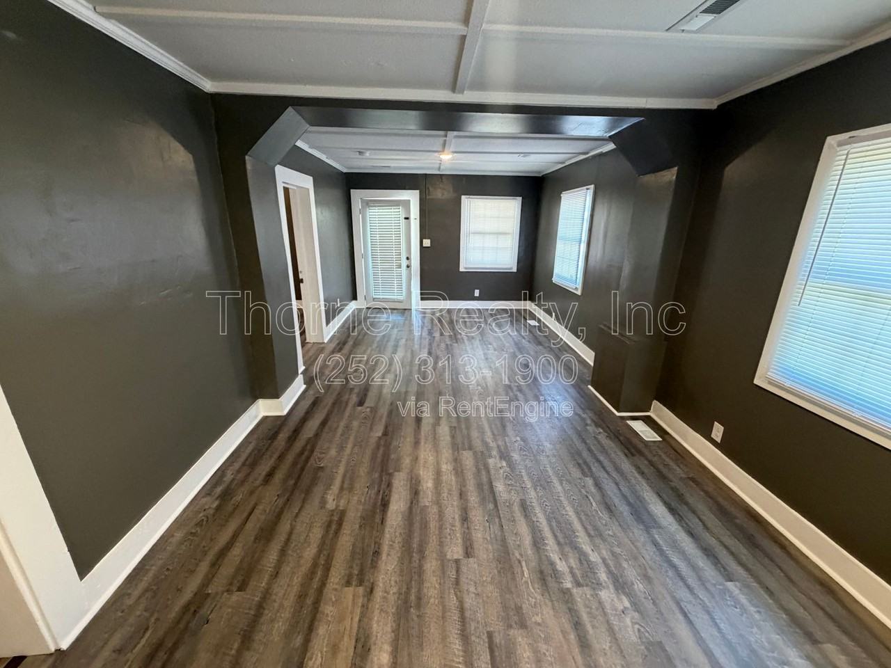 615 Manchester St Se - Photo 5 of 18