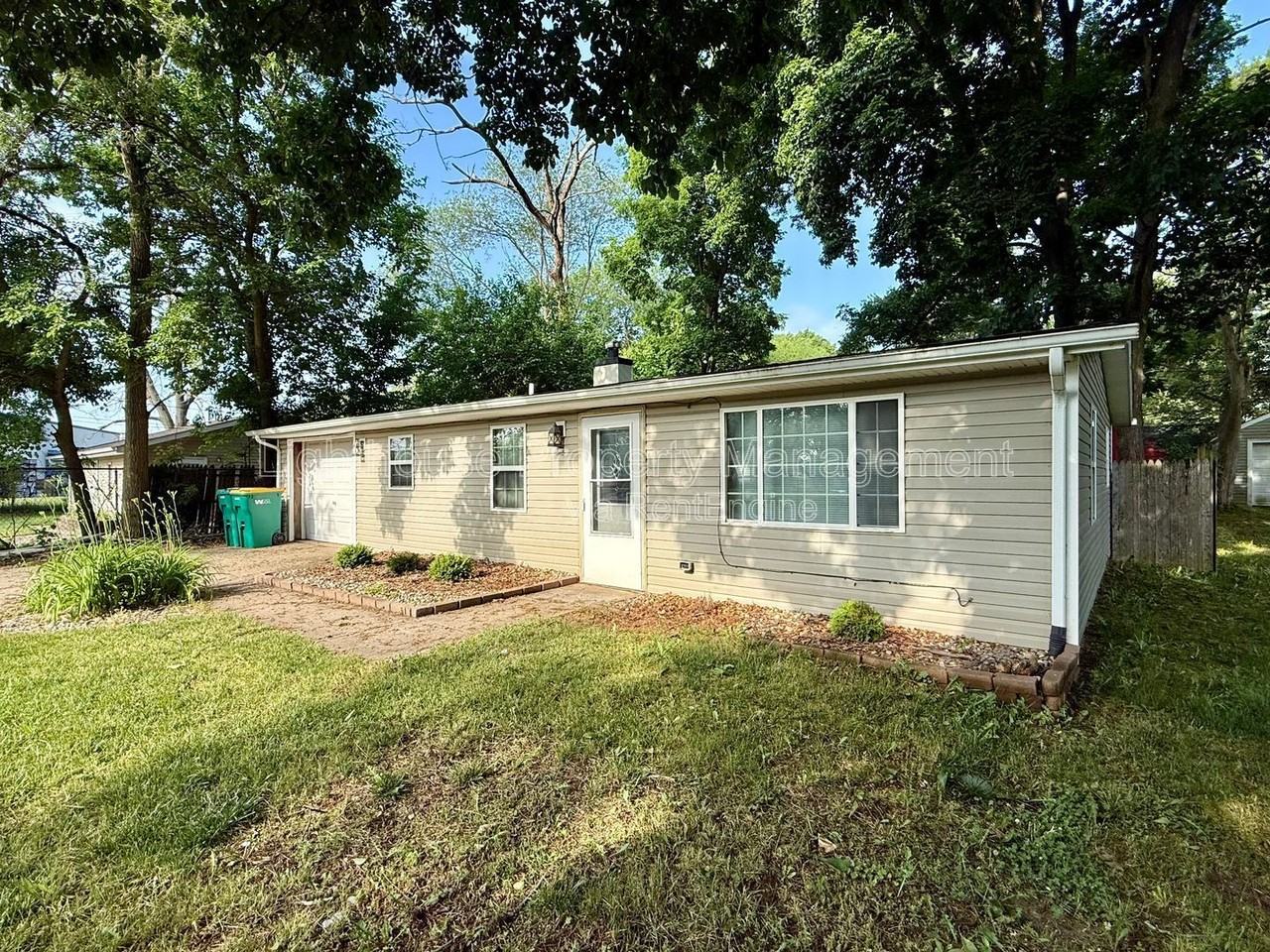 8118 Howard St - Photo 2 of 13