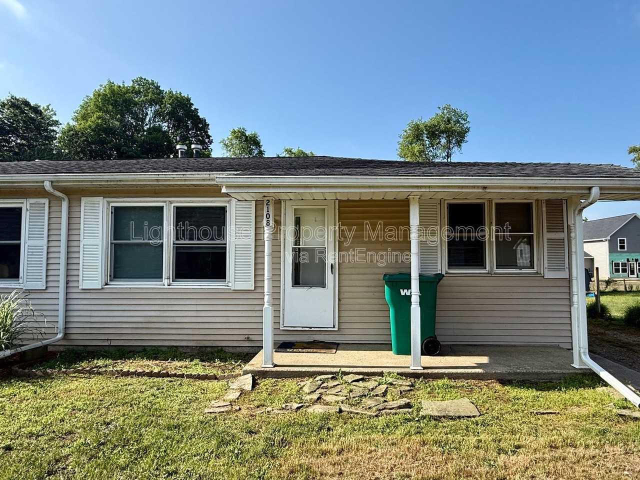 2108 Woodbine Ave - Photo 2 of 15
