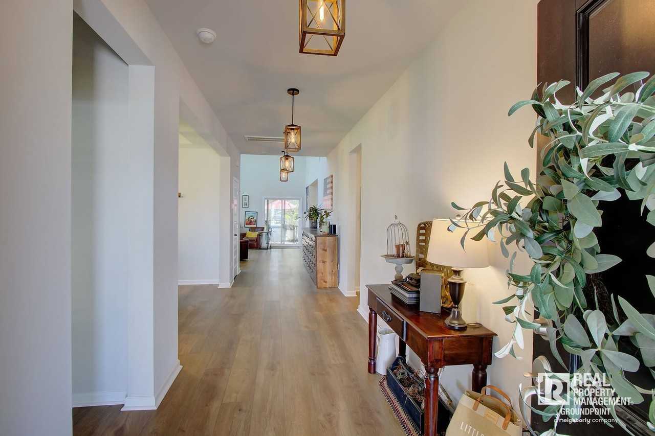 137 Paddle Boat Way - Photo 4 of 34