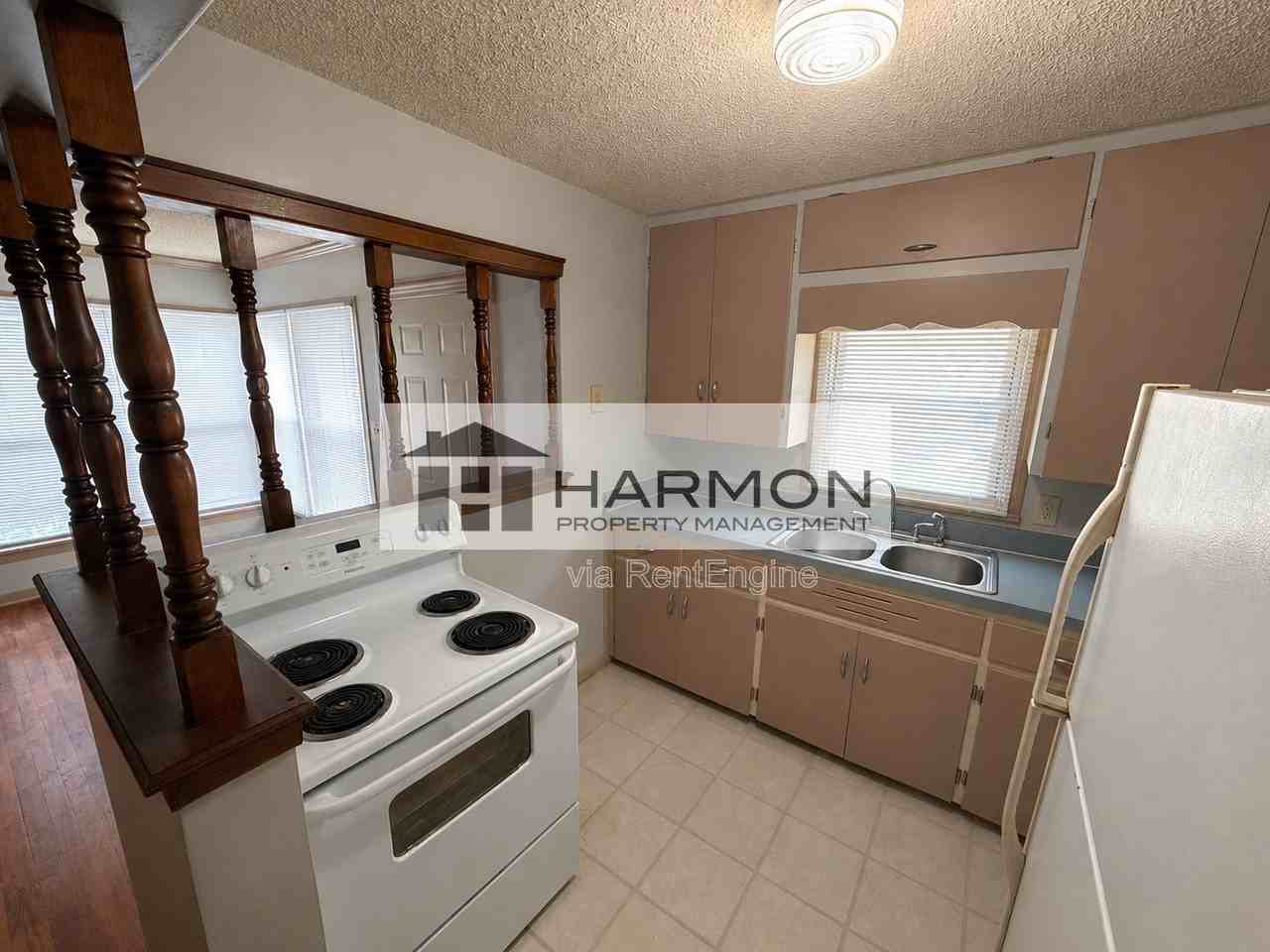 2232 S Greenwood St - Photo 4 of 7