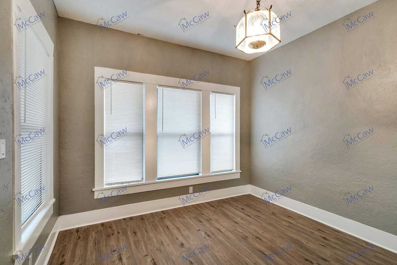 2305 9th St - Photo 5 of 17