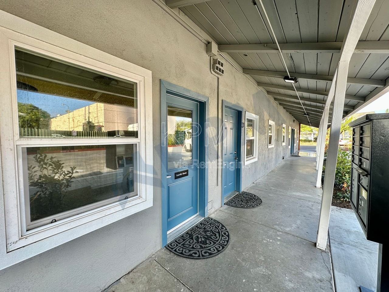 327 5th St #2 - Photo 4 of 19