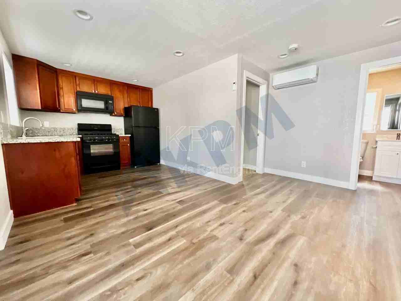 327 5th St #2 - Photo 5 of 19