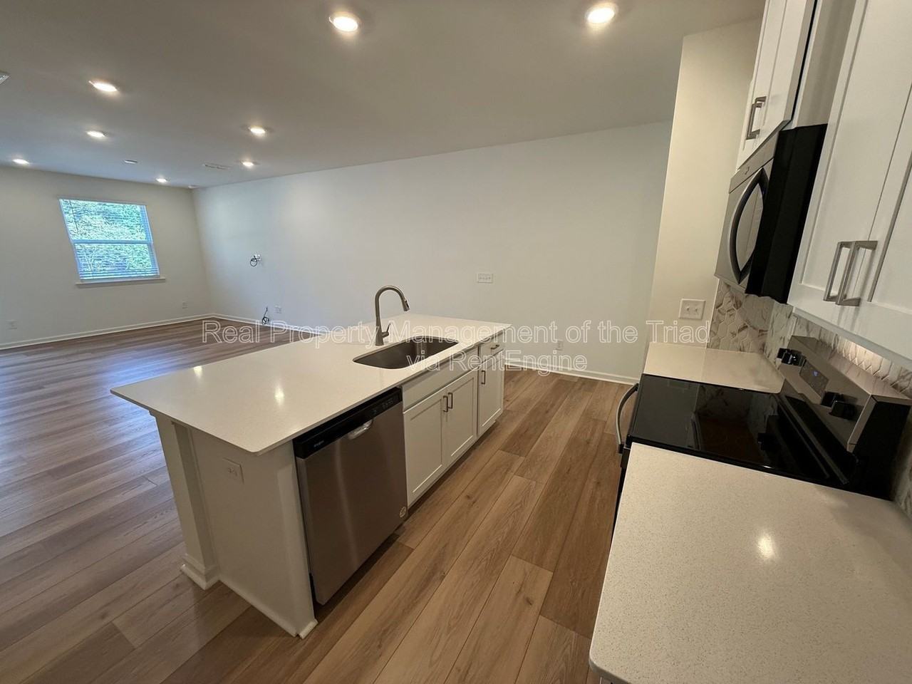 112 Parker Ln - Photo 7 of 19