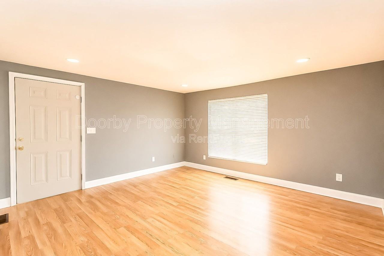 1707 Kirby Ave #C - Photo 6 of 13