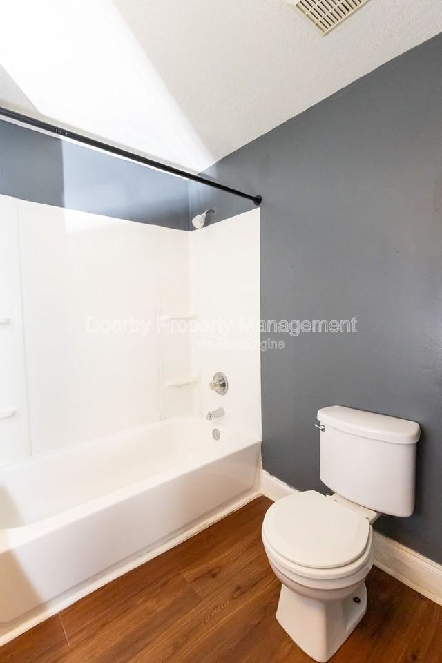 1707 Kirby Ave #C - Photo 7 of 13