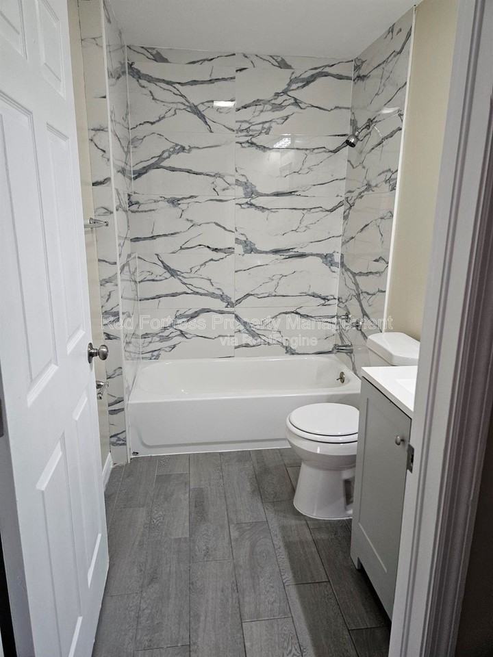 4514 Leonard Blvd S - Photo 7 of 8