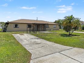 843 Sw 16th Ter - Photo 1 of 1