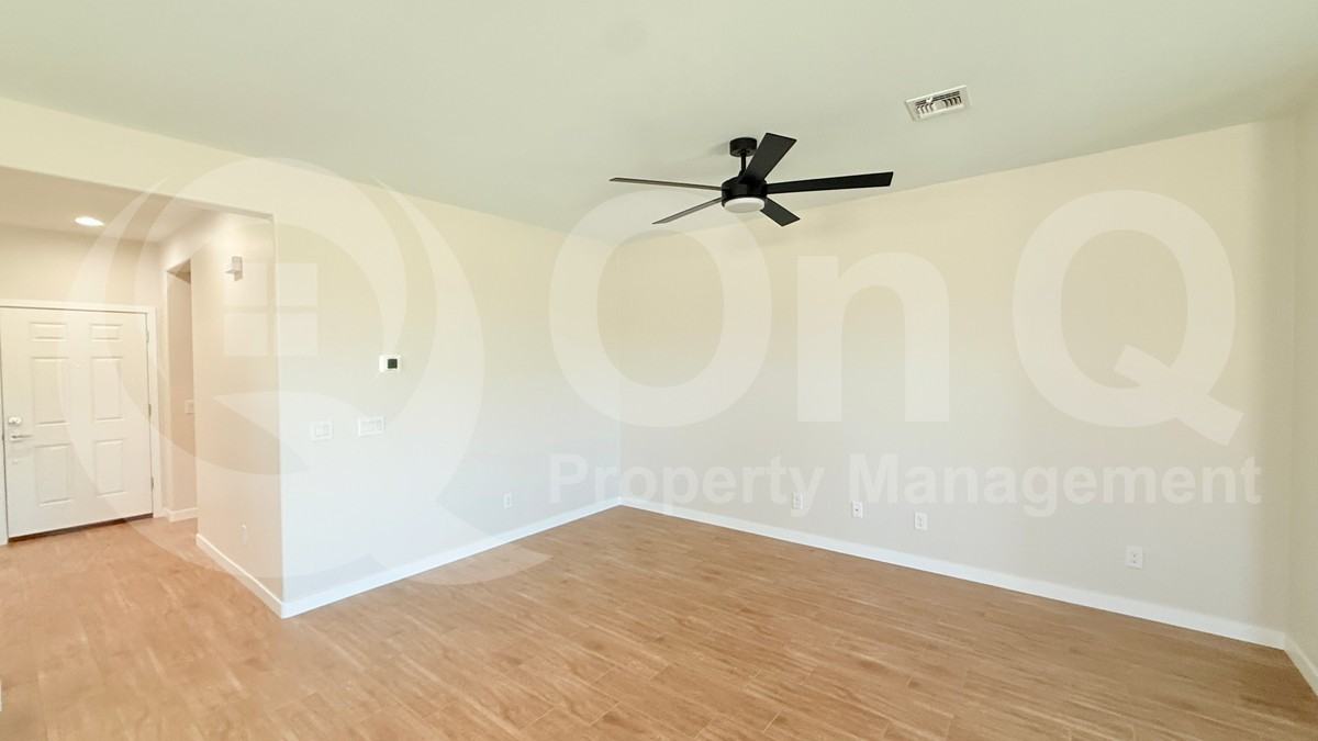 1636 E Jardin Pl - Photo 5 of 21