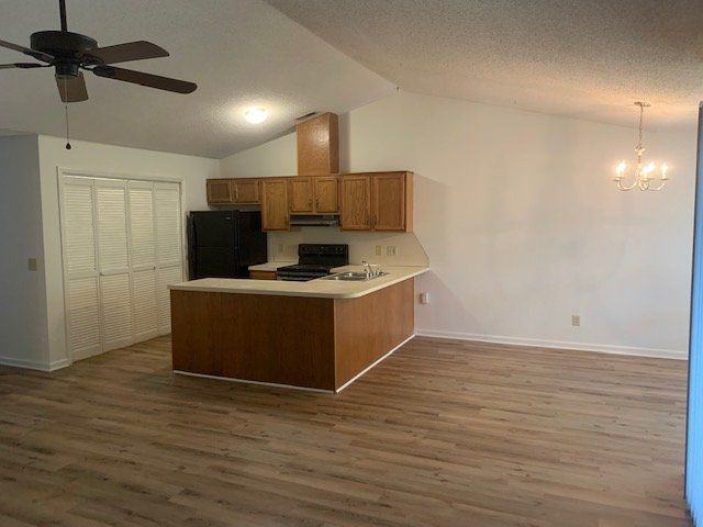 122 W Victoria Ct - Photo 4 of 18