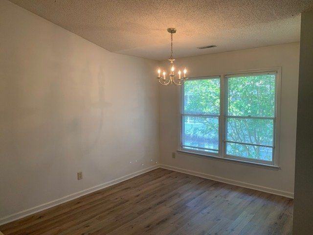 122 W Victoria Ct - Photo 7 of 18
