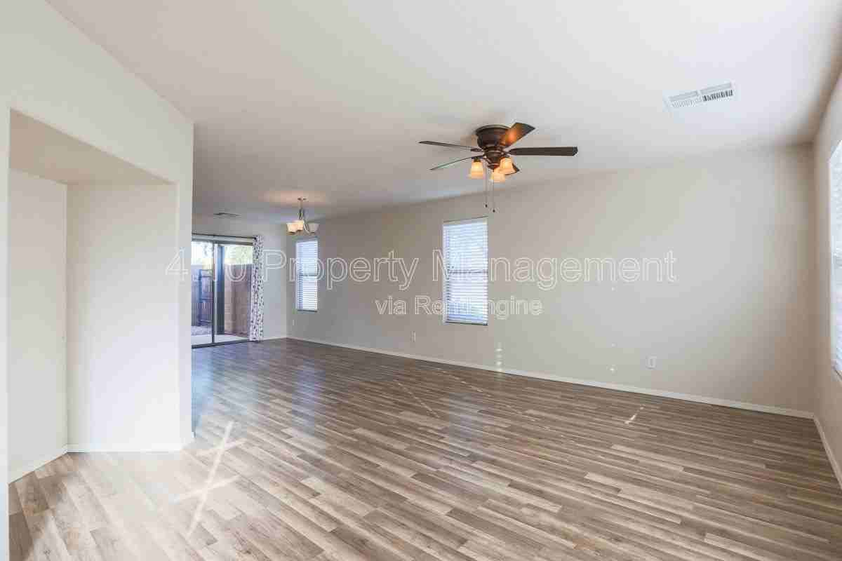 1774 S Seton Ave - Photo 6 of 32
