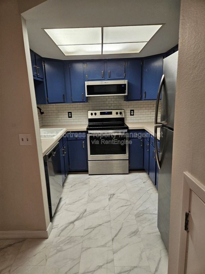 8384 S Haven Ln - Photo 2 of 10
