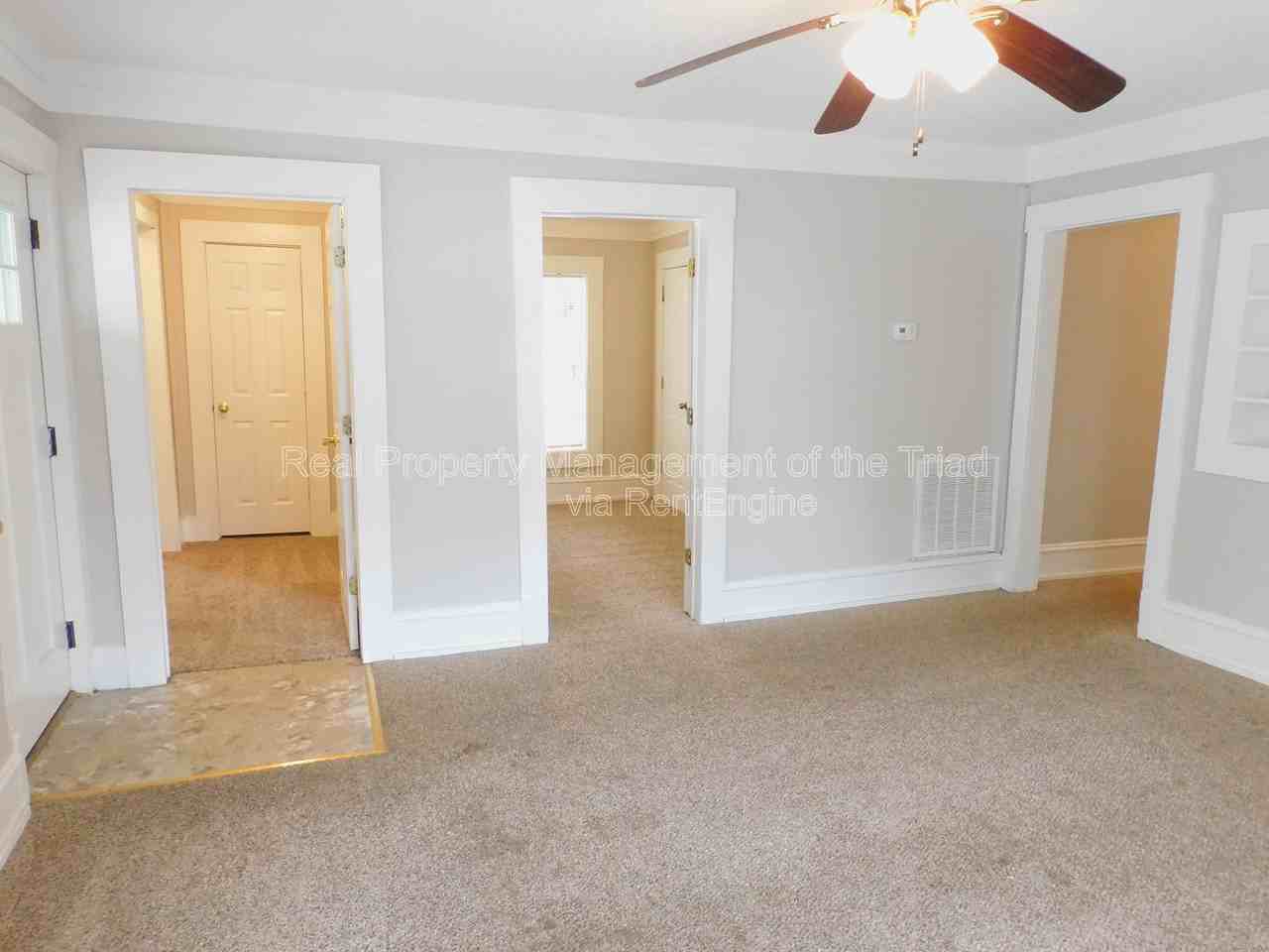 504 Oxford St - Photo 7 of 22