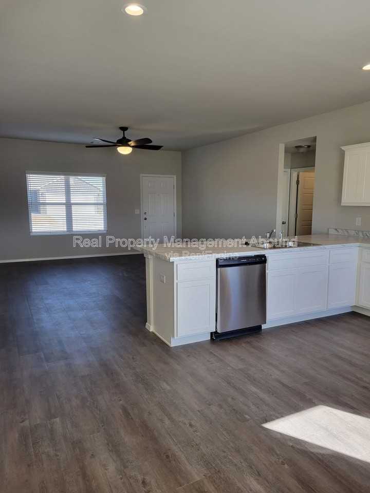 7532 E 158th St S - Photo 4 of 25