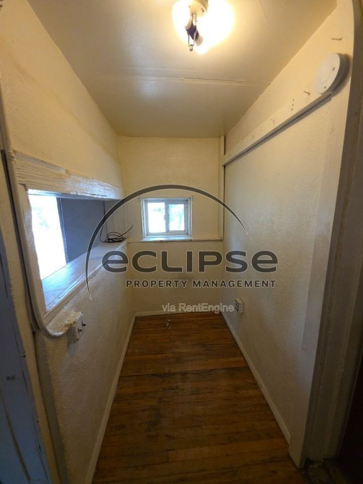 122 10th St - Photo 4 of 21