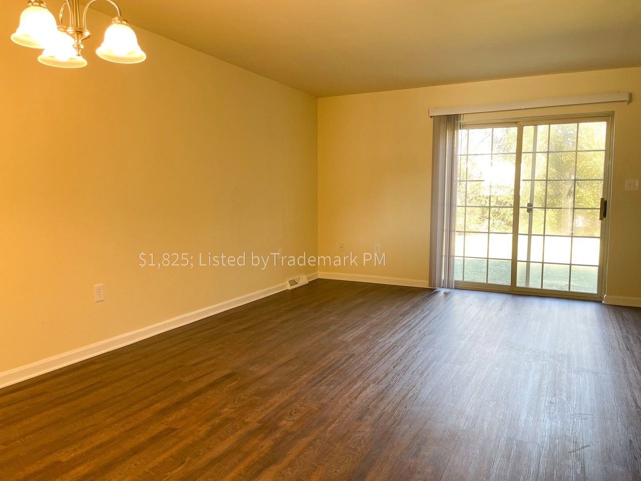 1921 Shady Oak Dr - Photo 2 of 19