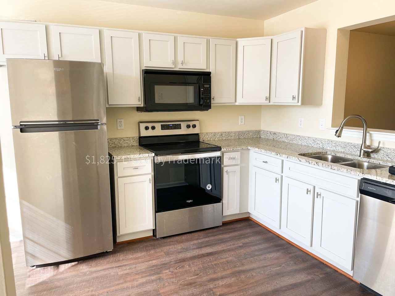 1921 Shady Oak Dr - Photo 3 of 19