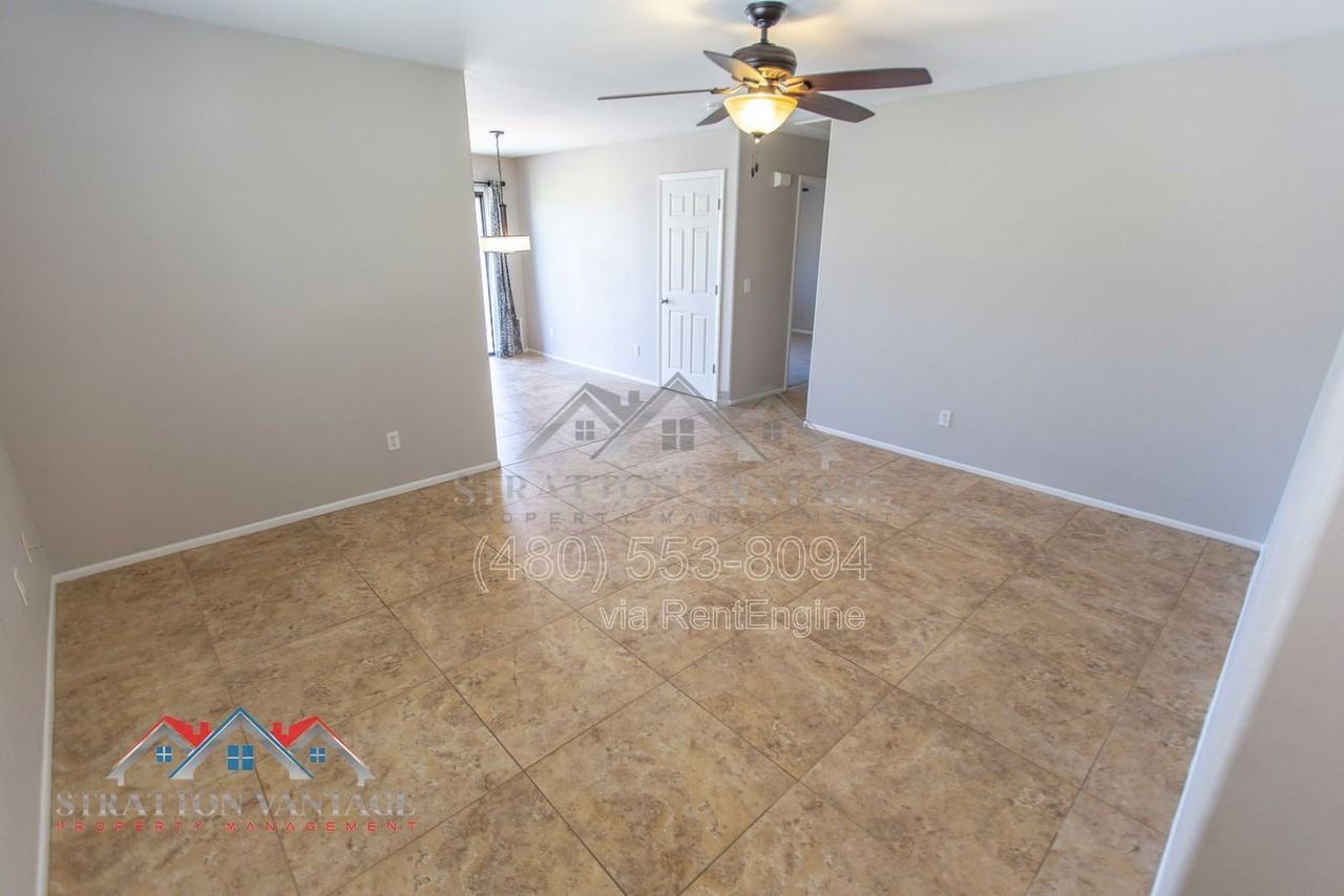 2105 E Donald Dr - Photo 6 of 32