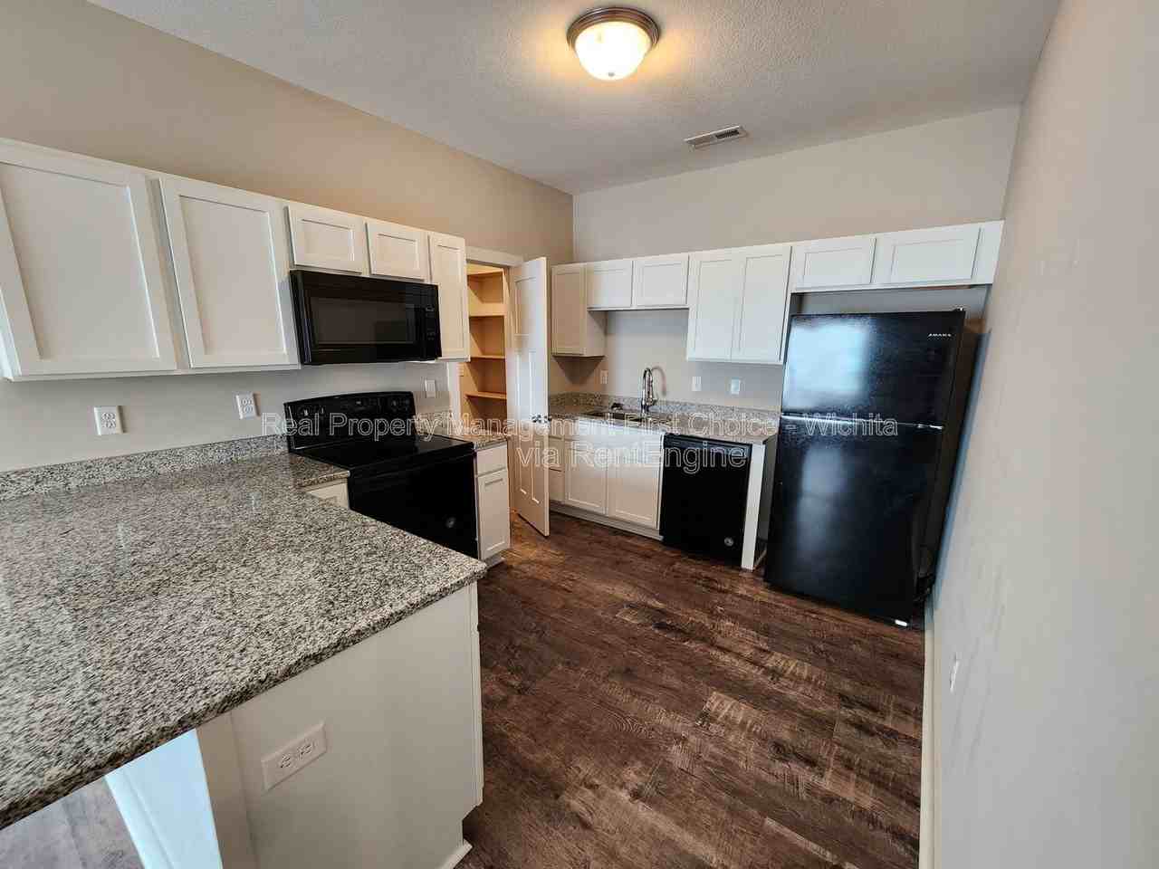 8164 E 34th Ct S - Photo 6 of 19
