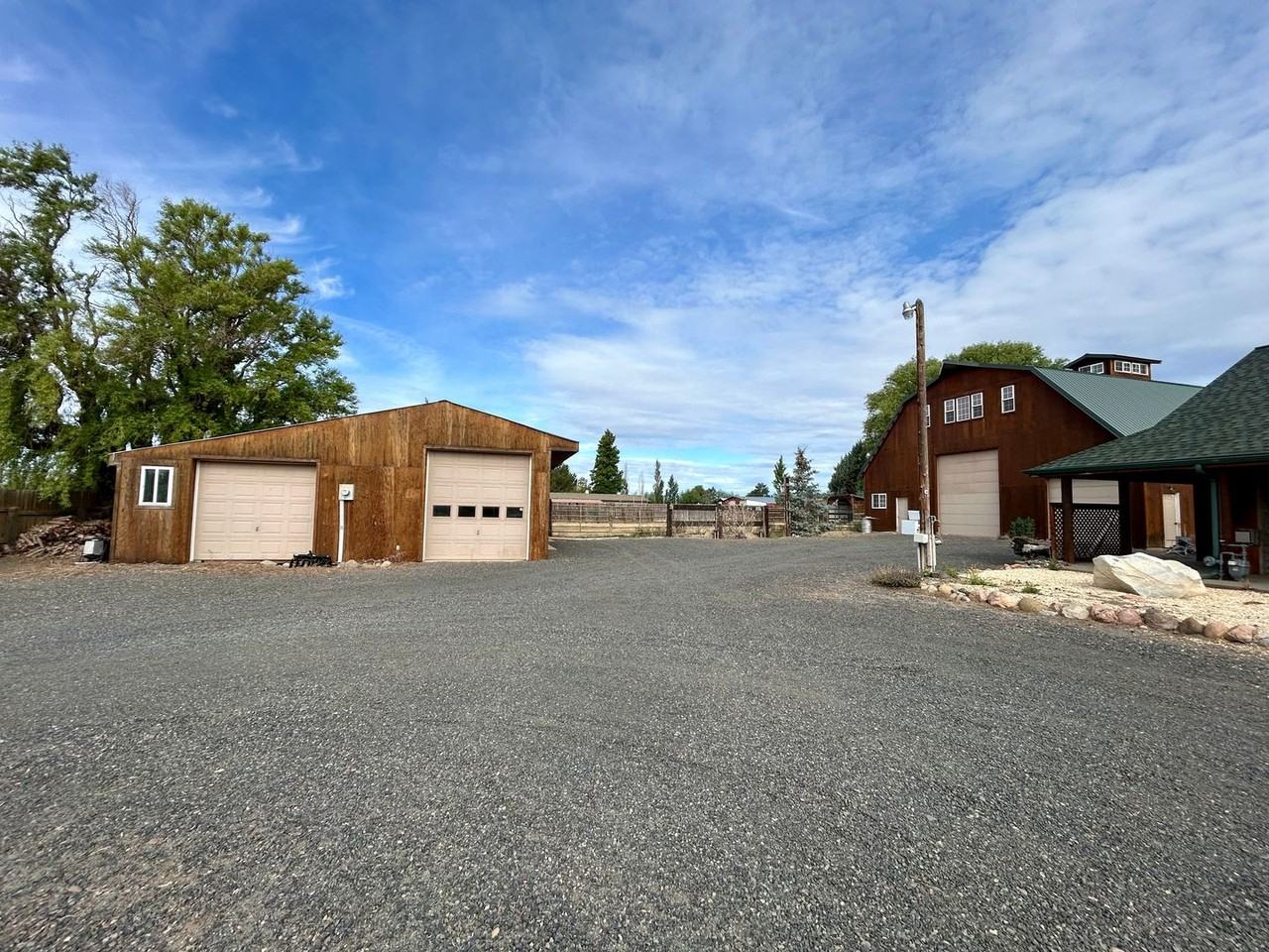 225 Mission View Dr - Photo 2 of 32