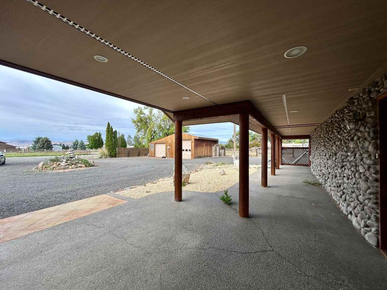 225 Mission View Dr - Photo 6 of 32