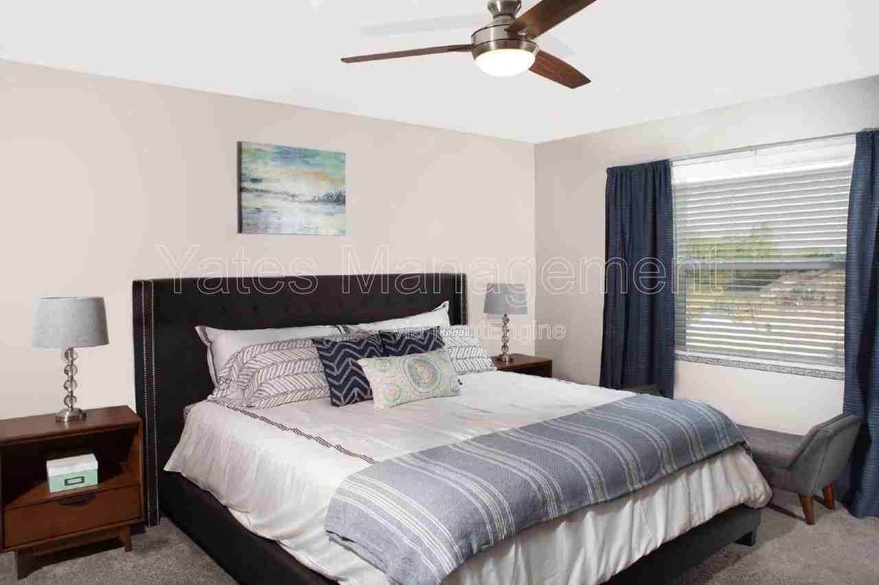 206 Colonial Dr - Photo 5 of 19