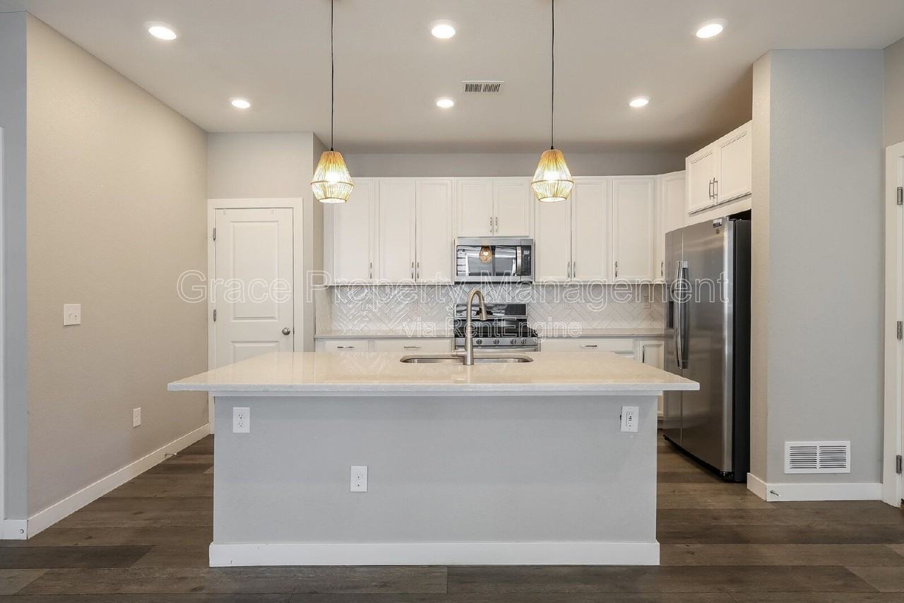 7584 S Winnipeg Ct - Photo 6 of 20