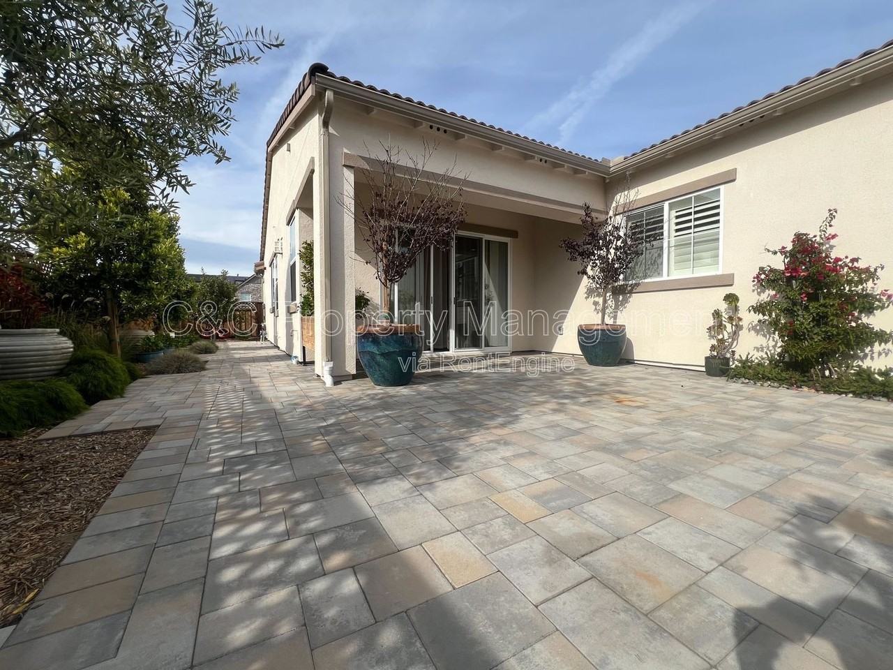 2996 Minaret Way - Photo 2 of 25
