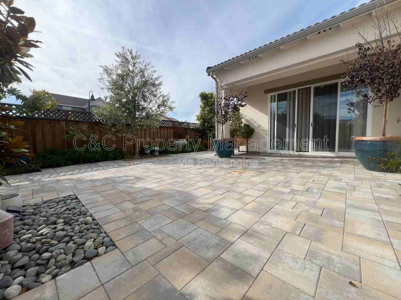 2996 Minaret Way - Photo 3 of 25