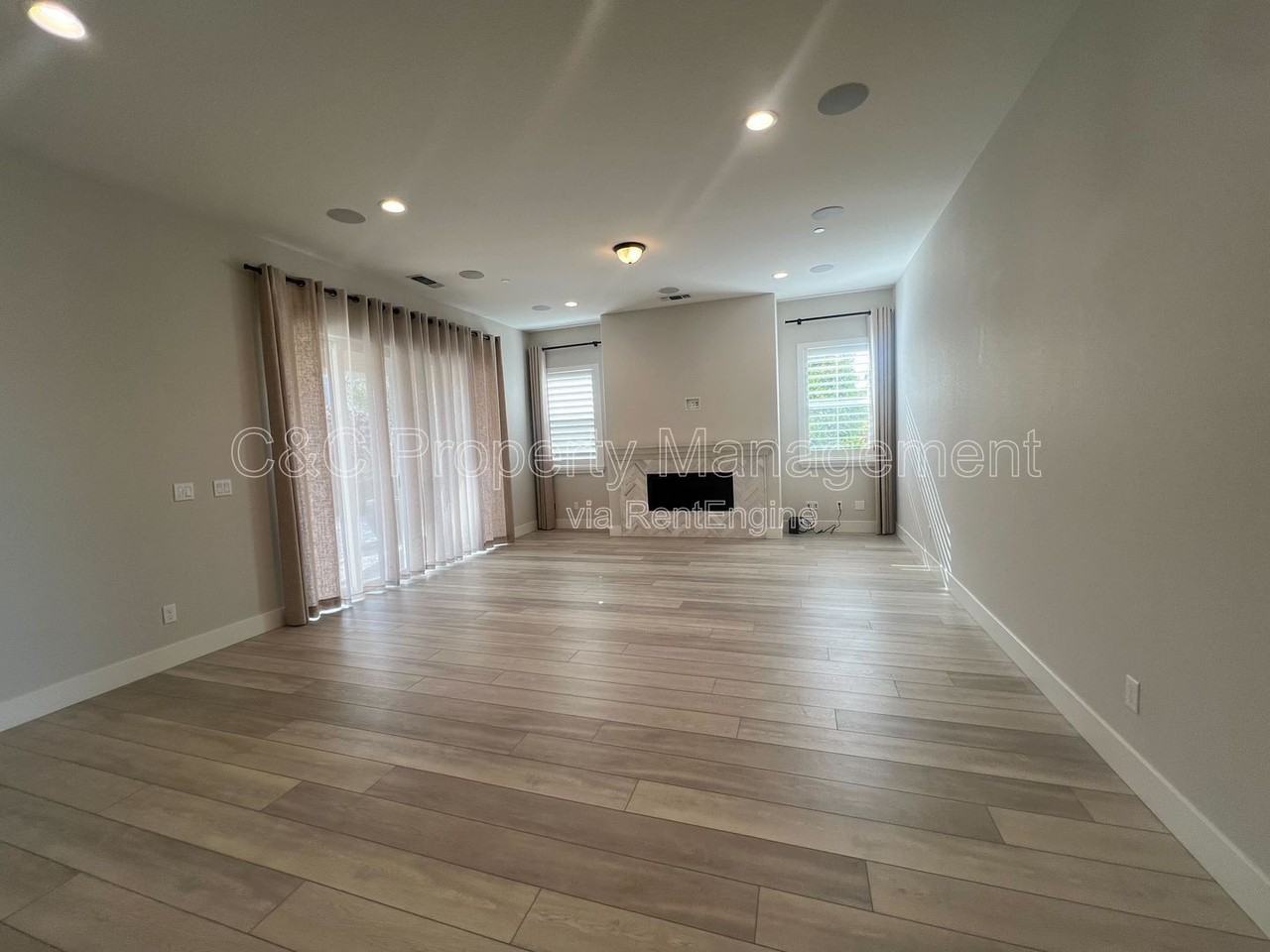 2996 Minaret Way - Photo 6 of 25