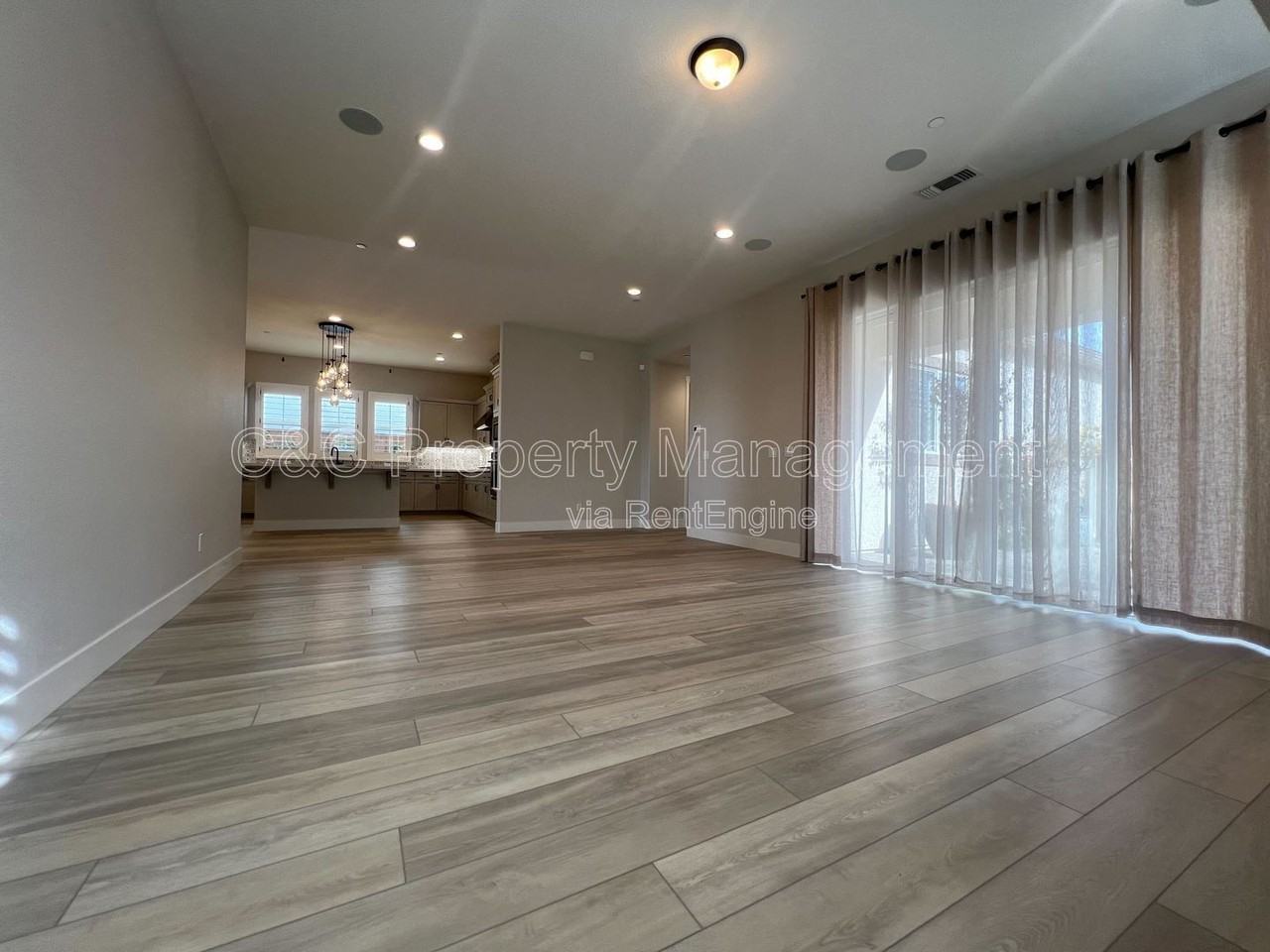 2996 Minaret Way - Photo 7 of 25