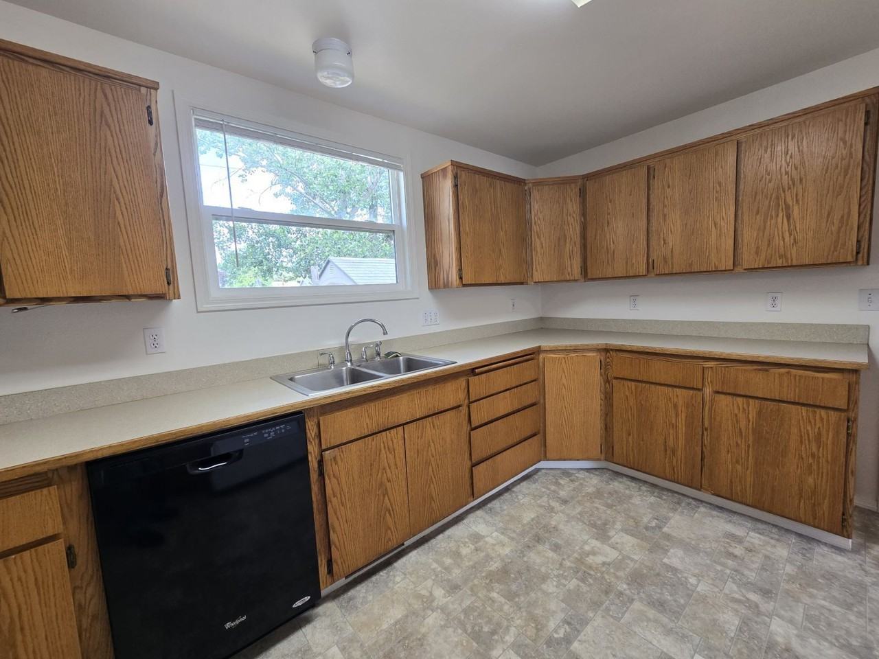 1311 Se Mill St - Photo 7 of 14