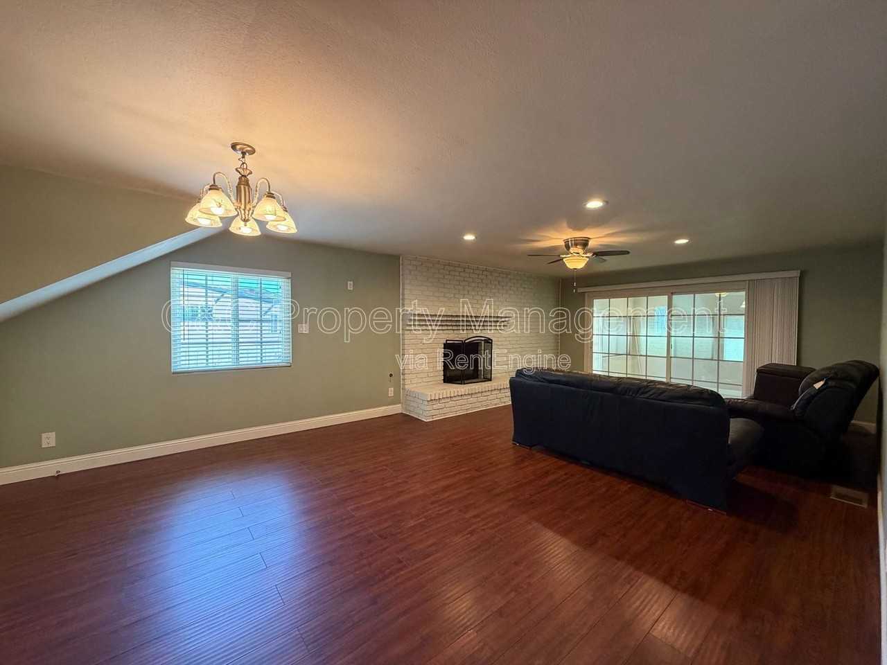 4981 Dassco Ct - Photo 4 of 18