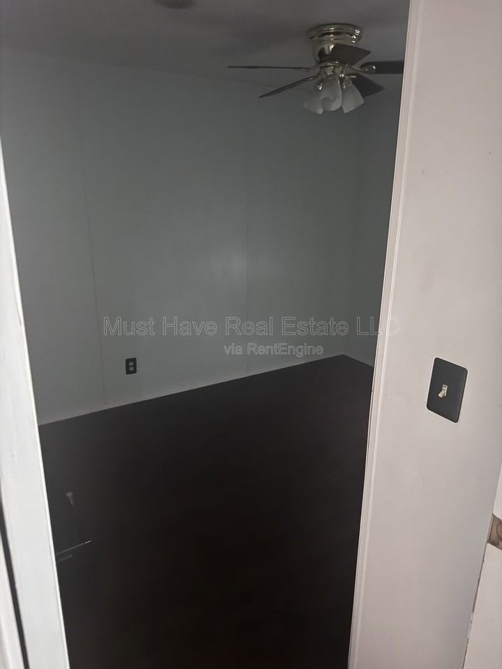 4148 Smokey Creek Rd #C - Photo 6 of 10