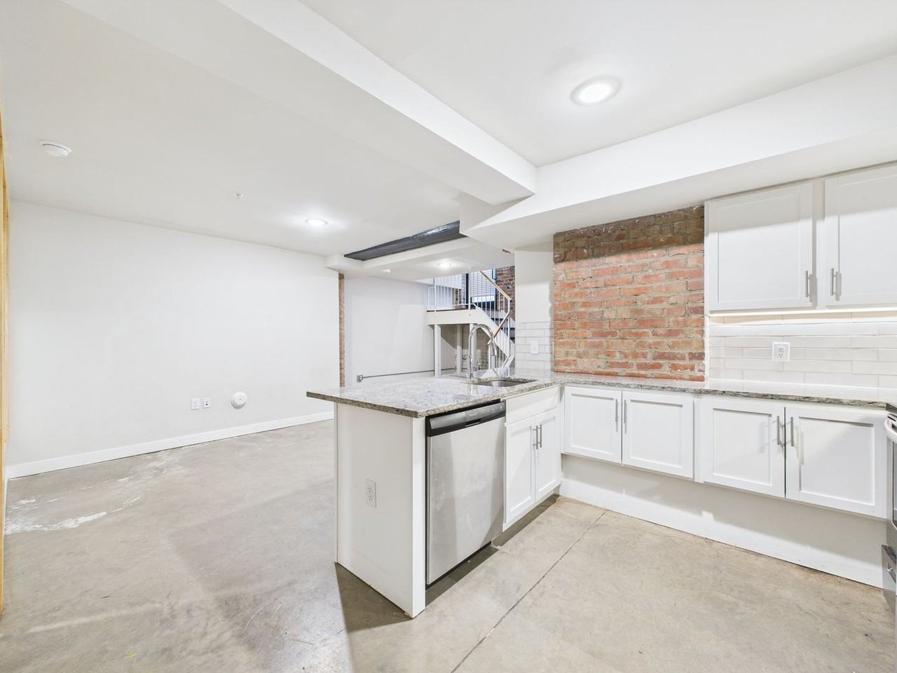 10 Walnut Aly #A002 - Photo 2 of 17