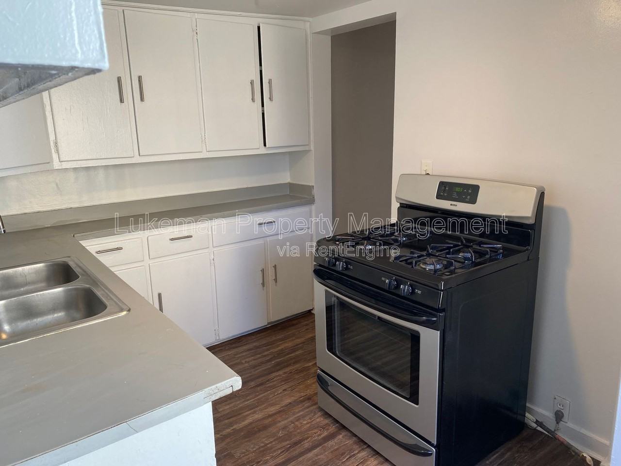 417 Oak St #1 - Photo 5 of 11