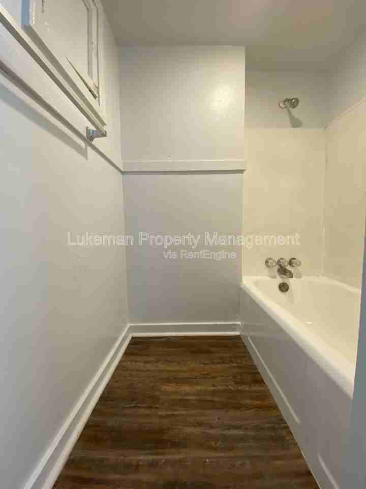 417 Oak St #1 - Photo 7 of 11